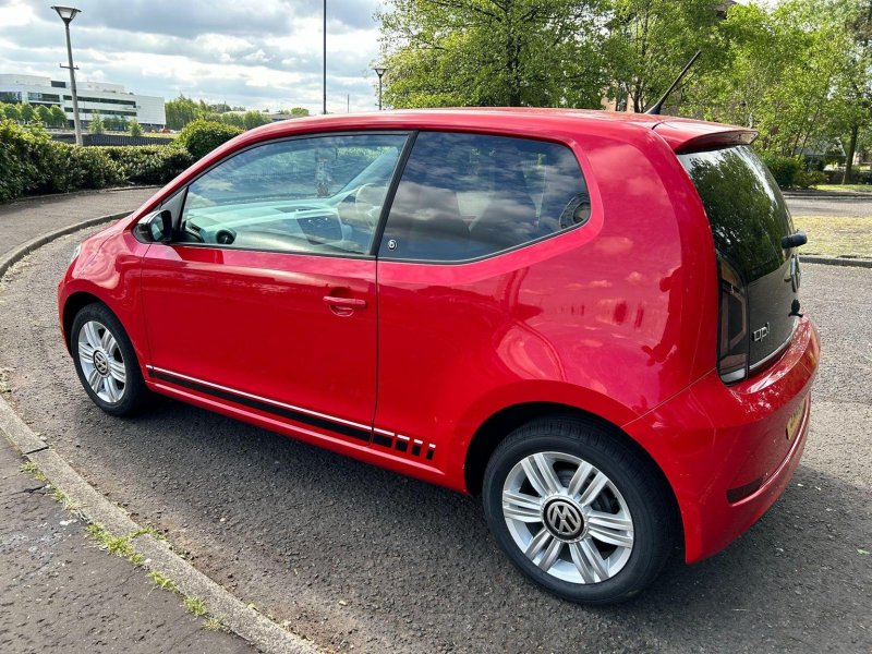 VOLKSWAGEN UP