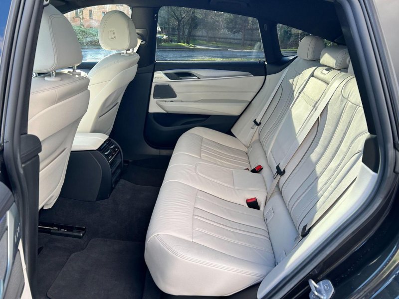 BMW 6 SERIES